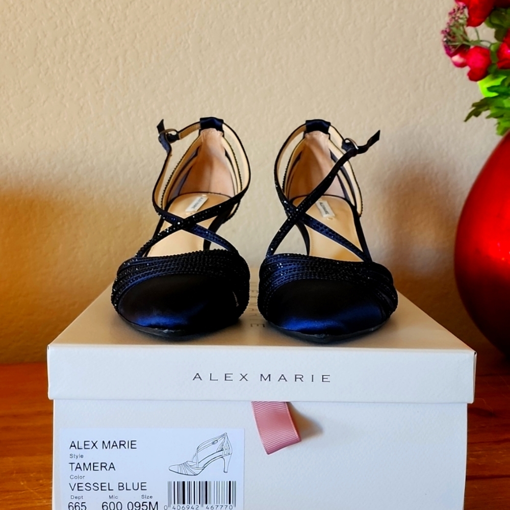 Never worn Alex Marie dress 👗 pumps